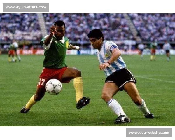 爆冷！世界杯新星门将横空出世，这实力你给几分